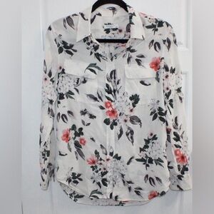 Equipment 100% silk blouse size small . Button down and long sleeves.